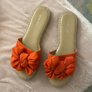Nine West orange bow sandals size 8